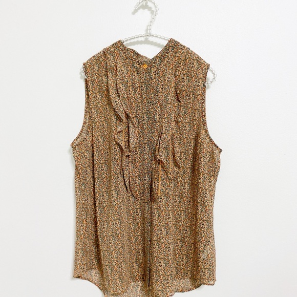 Cabi 6319 Tux Ruffle Top Spring 2023 Large EUC - Picture 3 of 8